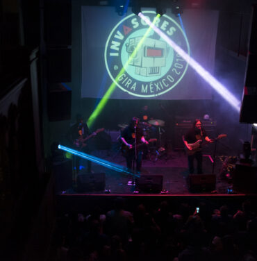 Niña en el Foro Indie Rocks!