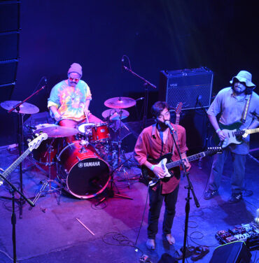 Ciclo Indie Rocks!: O Tortuga + Dinosaurios Surf Club