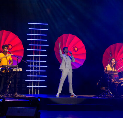 Esteman en el Teatro de la Ciudad Esperanza Iris