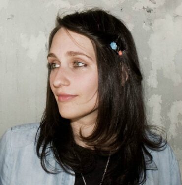 Sadie Dupuis estrena cover a Emily Haines