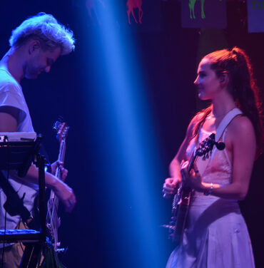 Sofi Tukker en SALA Corona