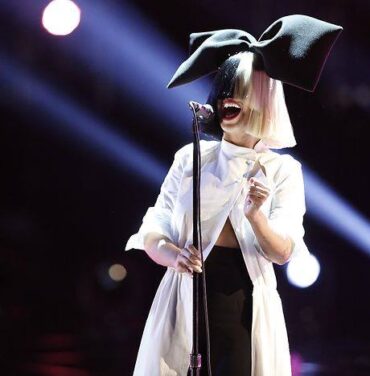 Sia lanza un nuevo tema navideño