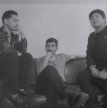 Escucha “Me voy del país”, de 1960