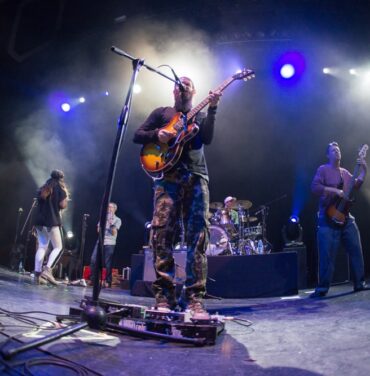 Groundation: Poderes místicos de la música