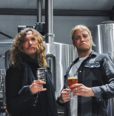 The Darkness estrena su propia marca de cerveza