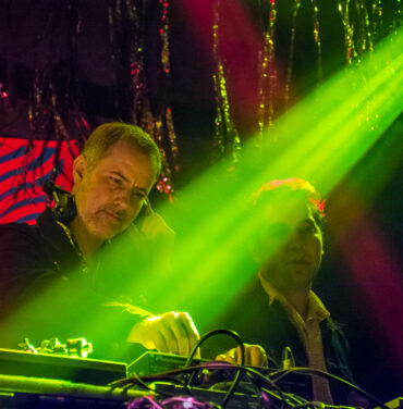 Nochenegra: Funky Sole en el Foro Indie Rocks!