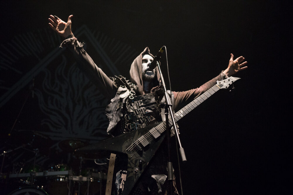 Behemoth: Holocausto y oscuridad en El Plaza