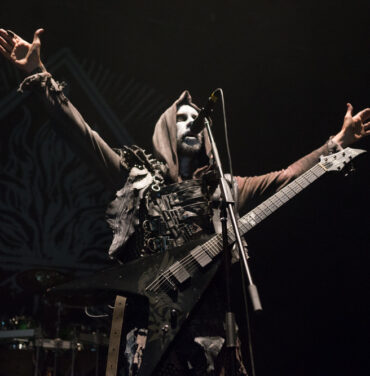 Behemoth: Holocausto y oscuridad en El Plaza