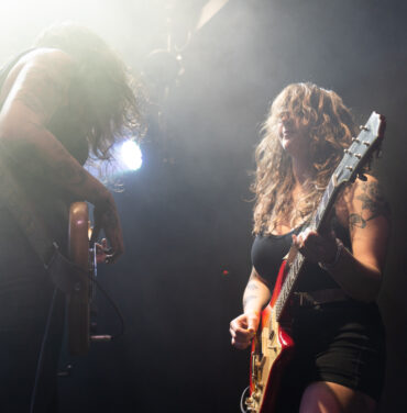 Noche Hipnosis: Blackwater Holylight + Electric Mountain + Mortemart