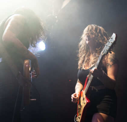 Noche Hipnosis: Blackwater Holylight + Electric Mountain + Mortemart