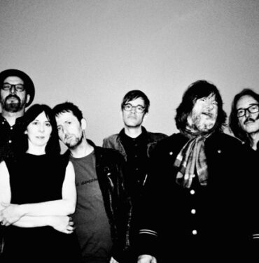 Baterista de Garbage presenta su nuevo tema