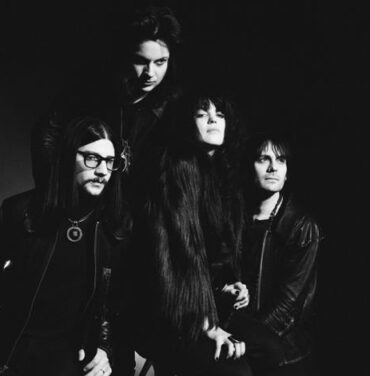 The Dead Weather presenta un extracto de 