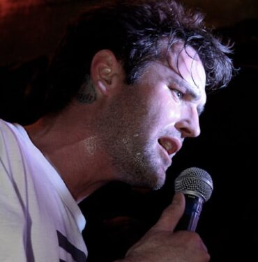 Ceremony: La invasión de los salvajes