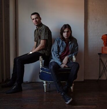 Primer sencillo del álbum debut de Beacon