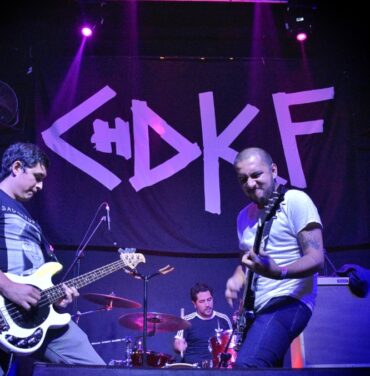 Chingadazo de Kung Fu en el Foro Indie Rocks!