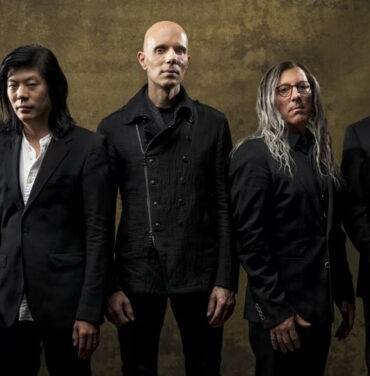 A Perfect Circle versiona a AC/DC