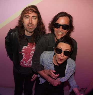 “Love Reaches Out”, lo nuevo de A Place To Bury Strangers