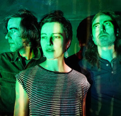 Escucha “I Might Have”, lo nuevo de A Place to Bury Strangers
