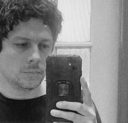 Abel Ibáñez G. estrena “Día Gris”