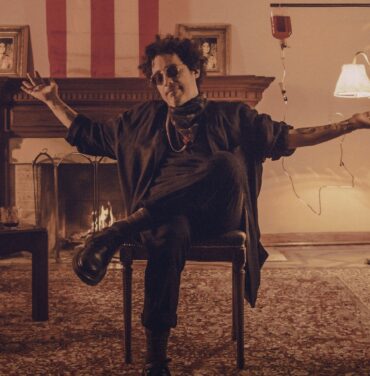 AJ Davila comparte el video de “Superstar”