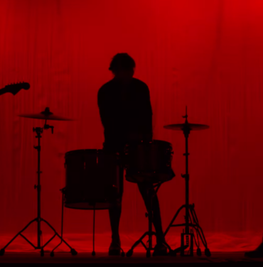 A Place To Bury Strangers comparte sencillo