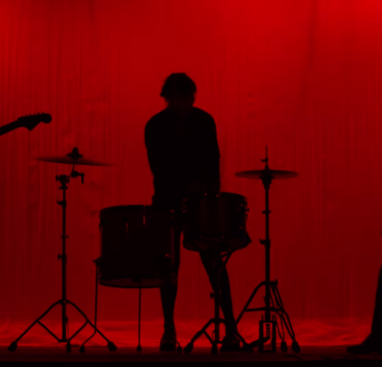 A Place To Bury Strangers comparte sencillo