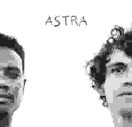 Escucha 'Astra', el nuevo disco de Mitú