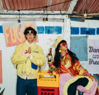 ASTROPICAL (Bomba Estéreo + Rawayana) estrena “Me Pasa (Piscis)”