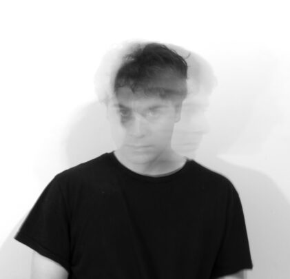 Access Device estrena el track “Nueve Variables”