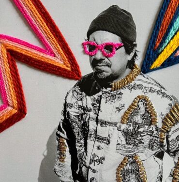 Adrian Quesada anuncia álbum y estrena “Ojos Secos (Feat. Cuco)”