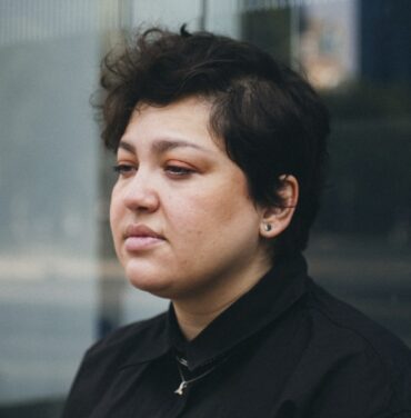 'Cumpleaños y Funerales', el álbum debut de Agris