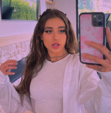 Alaina Castillo estrena video para “Party in My Head (ur not invited)”