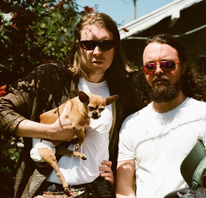 Checa el nuevo video de Alex Cameron
