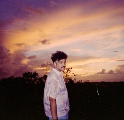 Alex Ferreira te invita a su primer fecha presencial