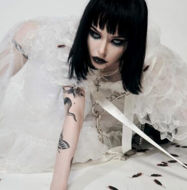 Alice Glass estrena el video de “Fair Game”