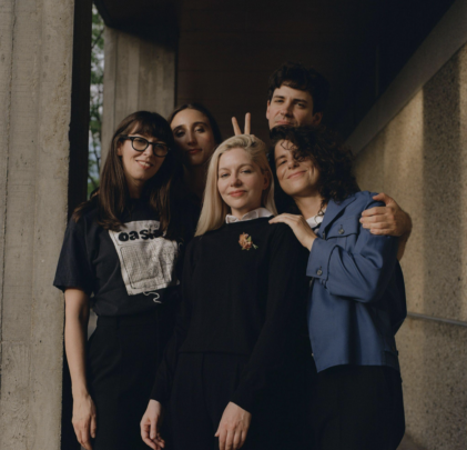 “Belinda Says” y “Very Online Guy”, lo nuevo de Alvvays