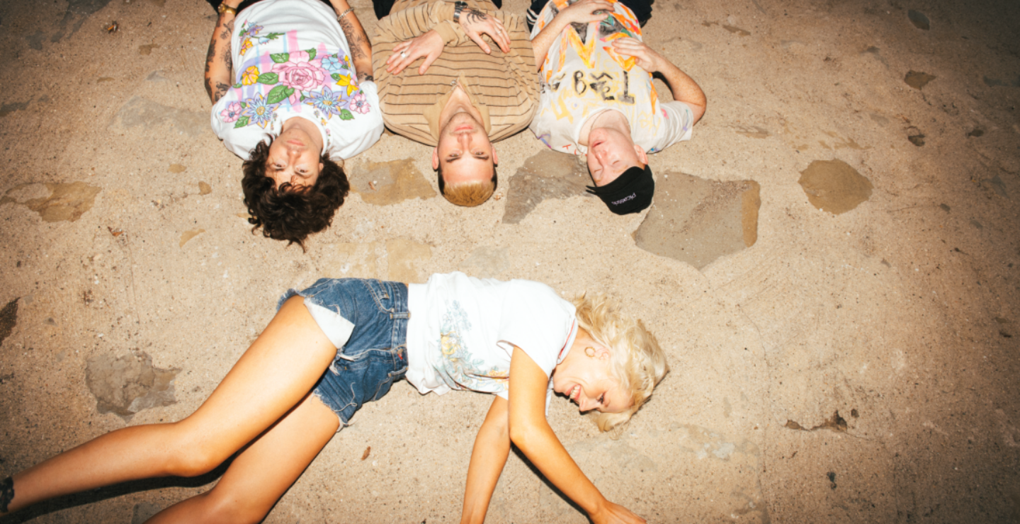 Amyl & The Sniffers anuncia álbum y estrena “Chewing Gum”