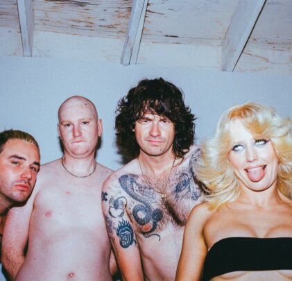 “Jerkin'”, el nuevo single de Amyl and The Sniffers