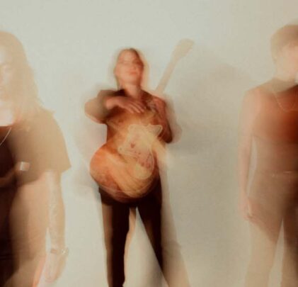 Angela Olsen versiona “Boyfriends” de Harry Styles