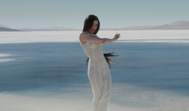 Arca sorprende con su nuevo single doble