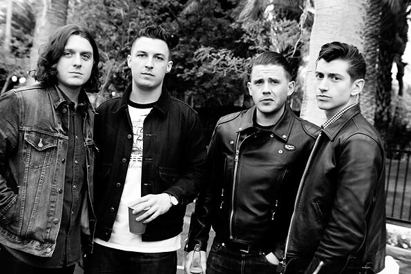 Arctic Monkeys estrena tema en vivo