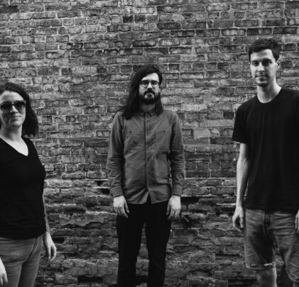 PREMIERE: Así Así comparte su nuevo single “Carne Molida”