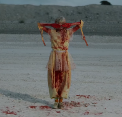 Aurora presenta el video 