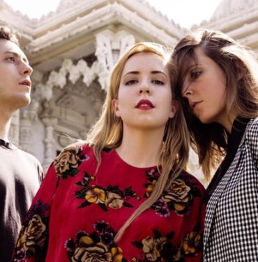 Maya Postepski abandona Austra