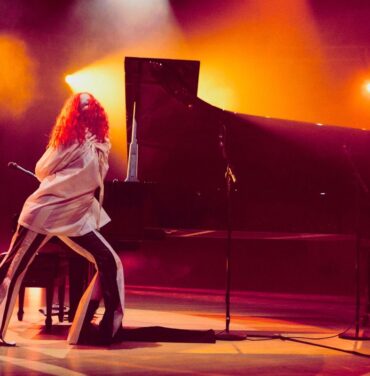 Austra desde el Roy Thomson Hall