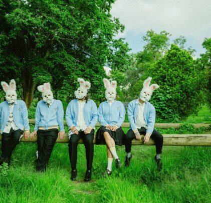 Austin TV y Tony Delfino lanzan colección de ropa