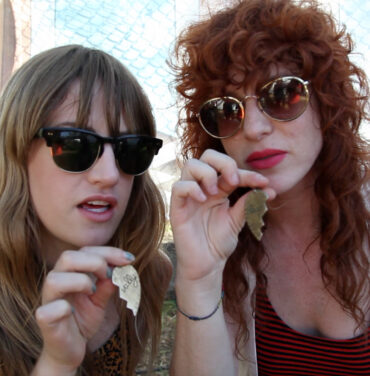 Bckstg con Deap Vally