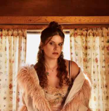 Bethany Cosentino estrena “Easy”