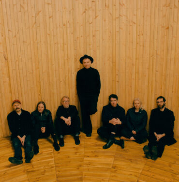 Escucha “Young and Stupid”, el nuevo sencillo de Belle and Sebastian