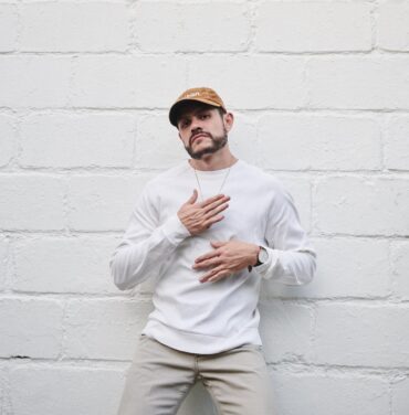 Escucha “Claro de Luna”, lo nuevo de Ben Daval